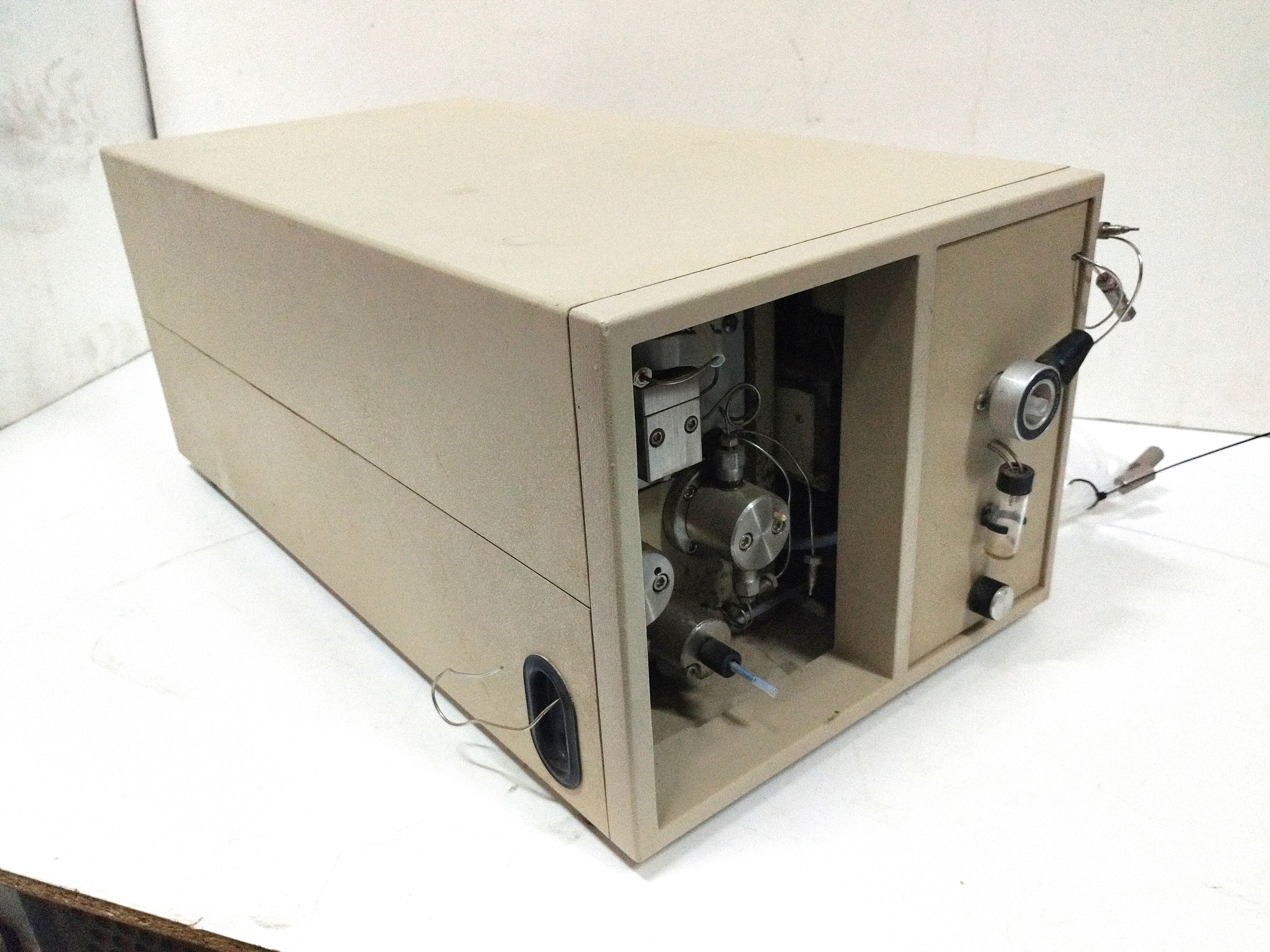 analizador liqui cromatografia laboratorio 22_5x28_5x55 1u